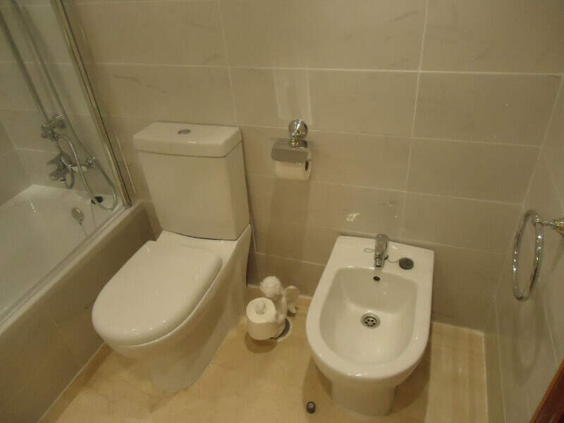 veronica-and-john-bulton-bathroom-builders-tenerife-rad-interiors (5)