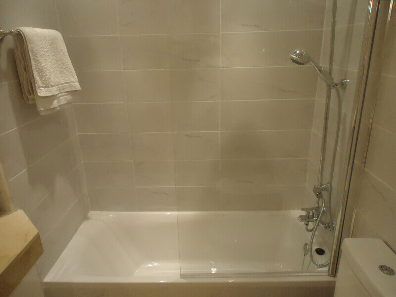 veronica-and-john-bulton-bathroom-builders-tenerife-rad-interiors (6)